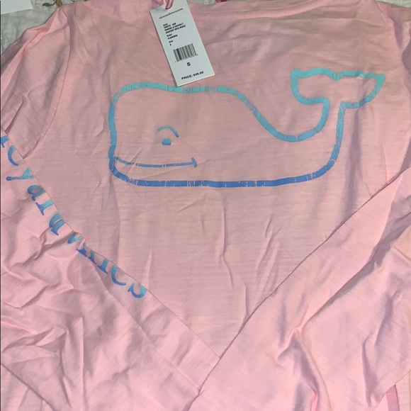 Vineyard Vines Tops - T-shirt